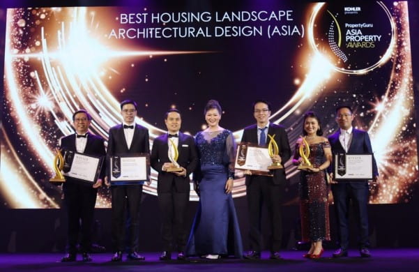 Đại diện Khang Điền nhận giải thưởng Best Housing Landscape Architectural Design - tại Asia Property Awards 2019, Thái Lan